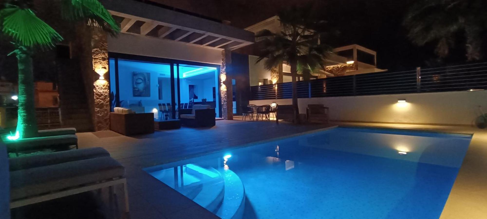 Pmt12 -luxurious With Private Pool Villa Torrevieja