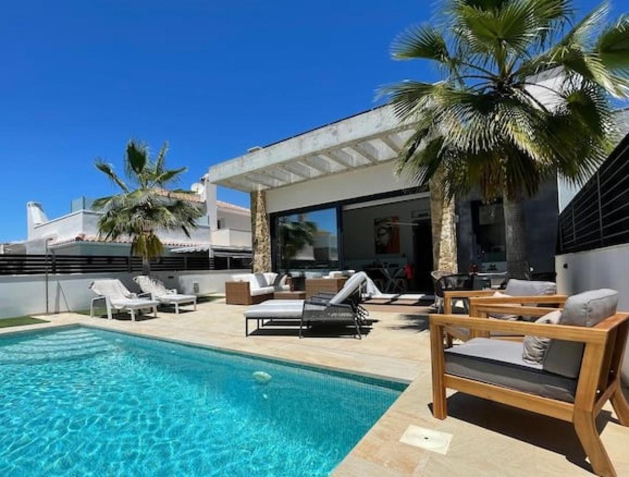 Pmt12 -luxurious With Private Pool Torrevieja